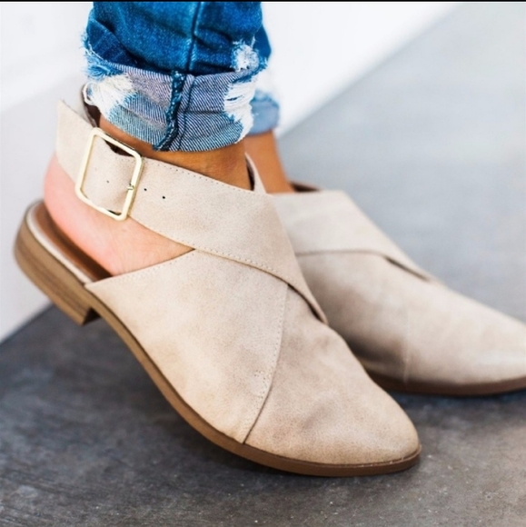 LAST 1! Wrap Buckle Flats - Picture 3 of 3